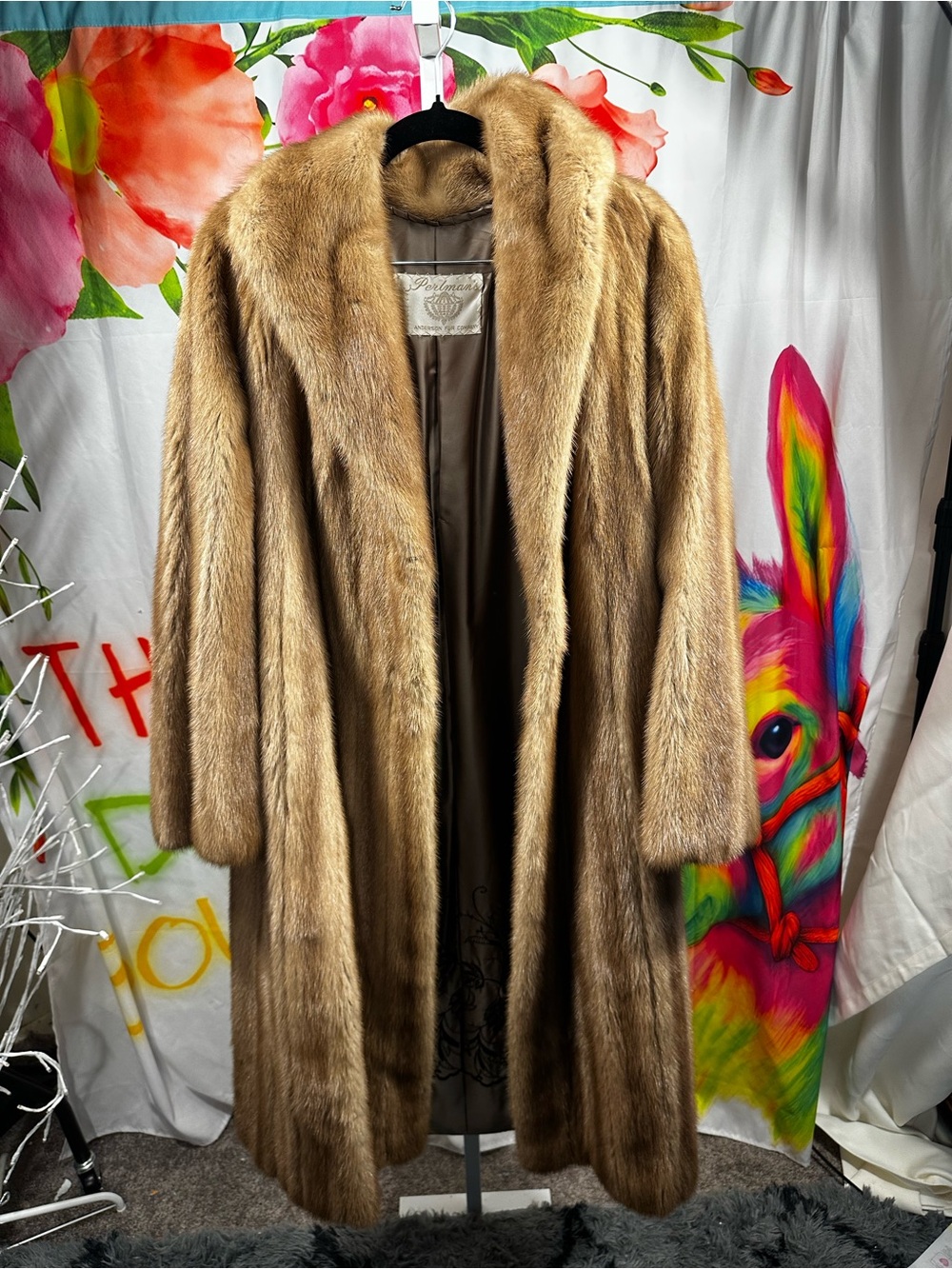 Perlman’s Luxurious Women's Full-Length Mink Fur Trench Coat in Light Brown - Picture 2 of 7
